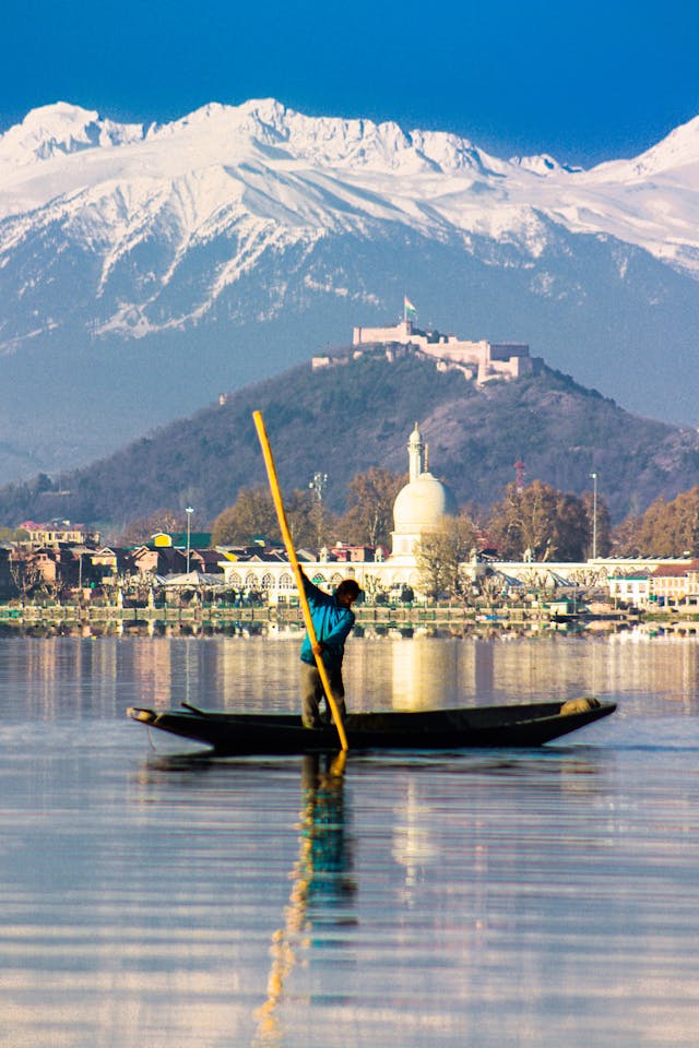 Discover Kashmir's Heart: A Relaxing 6-Day Adventure